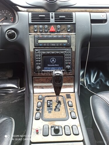 Mercedes E 320 2001, 305,000 km - 3.2 l - Bakı