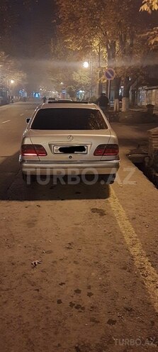 Mercedes E 230 1997, 288,000 km - 2.3 l - Şəki