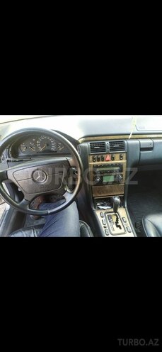 Mercedes E 240 1999, 325,000 km - 2.4 l - Xaçmaz