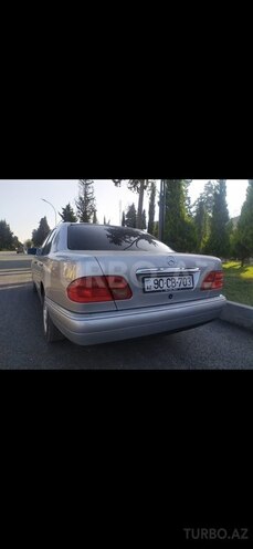 Mercedes E 240 1999, 325,000 km - 2.4 l - Xaçmaz