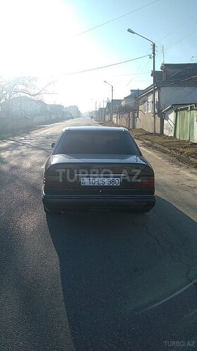 Mercedes E 300 1995, 320,000 km - 3.0 l - Qusar