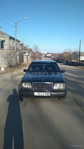 Mercedes E 300 1995, 320,000 km - 3.0 l - Qusar