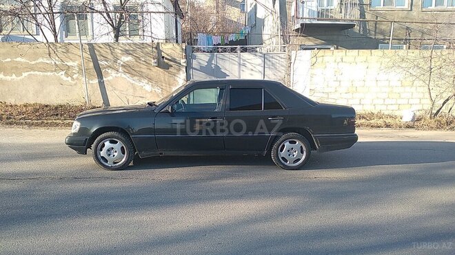Mercedes E 300 1995, 320,000 km - 3.0 l - Qusar