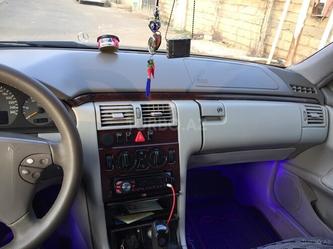 Mercedes E 270 2000, 437,497 km - 2.7 л - Bakı