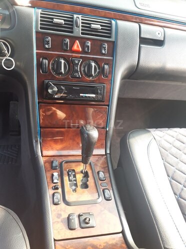 Mercedes E 220 1999, 310,000 km - 0.2 l - Bakı