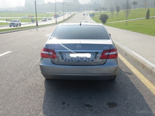 Mercedes E 250 2009, 204,000 km - 2.2 l - Bakı