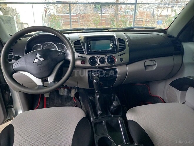 Mitsubishi L200 2012, 225,000 km - 2.5 л - Yevlax