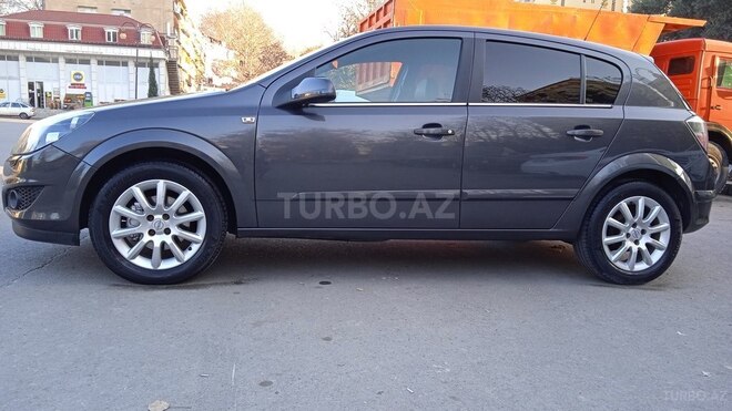 Opel Astra 2009, 225,000 km - 1.6 l - Mingəçevir