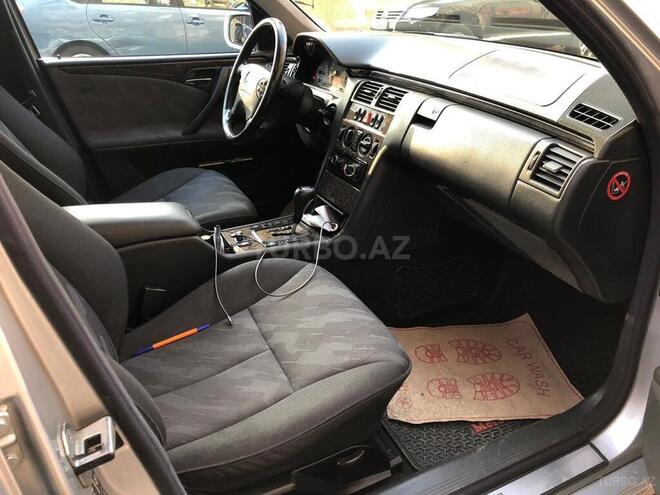 Mercedes E 240 2000, 270,000 km - 0.3 л - Bakı