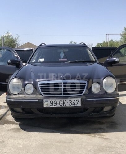 Mercedes E 220 2001, 305,000 km - 2.2 l - Bakı