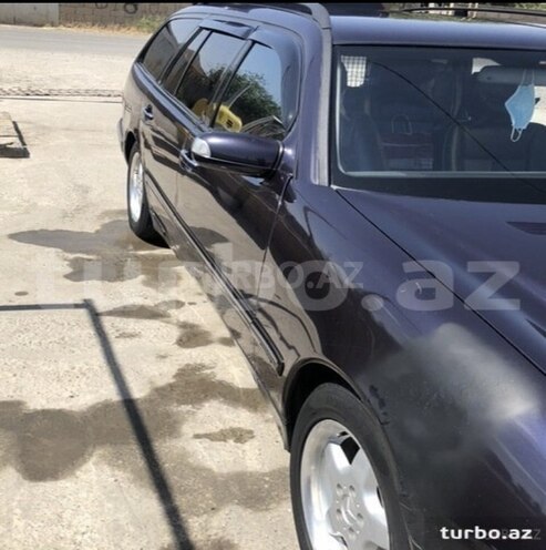 Mercedes E 220 2001, 305,000 km - 2.2 l - Bakı