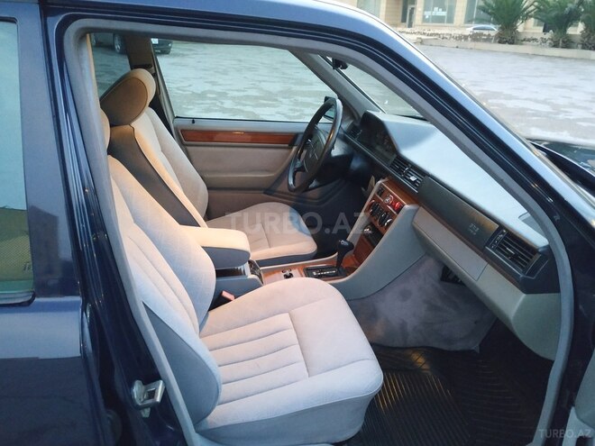 Mercedes E 200 1993, 390,000 km - 2.0 l - Bakı