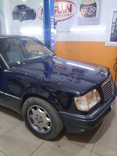 Mercedes E 200 1993, 390,000 km - 2.0 l - Bakı