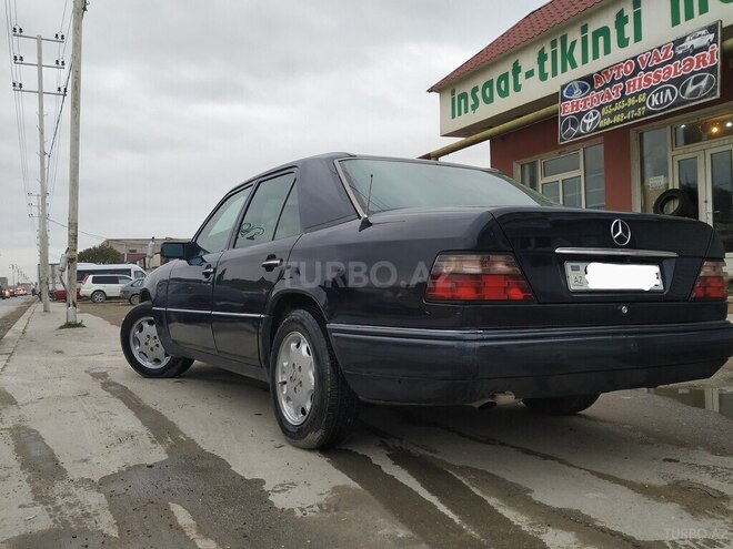 Mercedes E 200 1993, 390,000 km - 2.0 l - Bakı