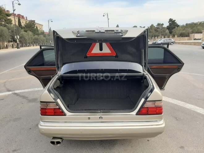 Mercedes E 220 1995, 400,000 km - 2.2 l - Bakı