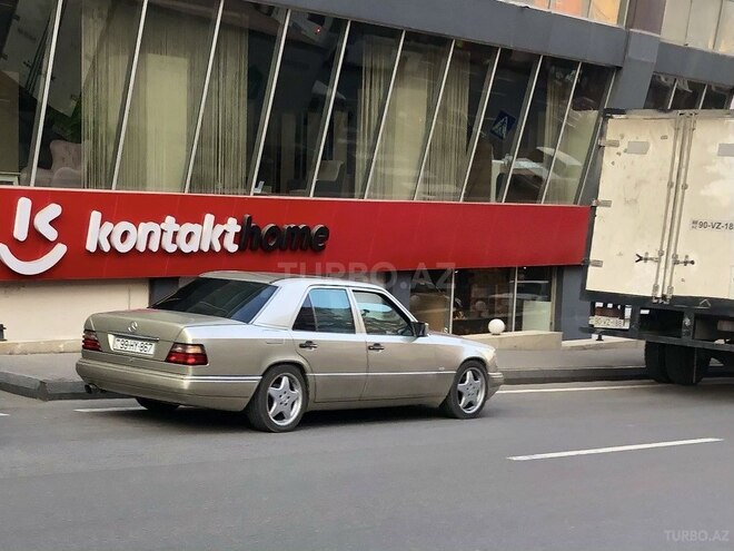Mercedes E 220 1995, 400,000 km - 2.2 l - Bakı