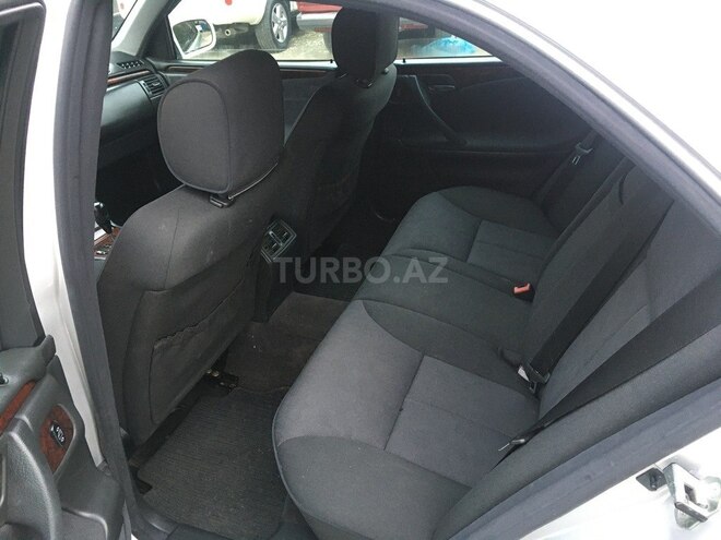 Mercedes E 270 2001, 260,000 km - 2.7 л - Bakı