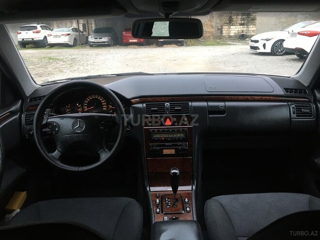 Mercedes E 270 2001, 260,000 km - 2.7 л - Bakı