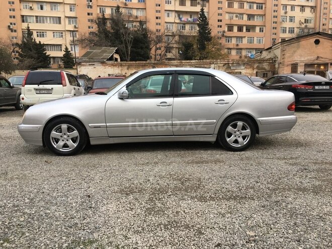 Mercedes E 270 2001, 260,000 km - 2.7 л - Bakı