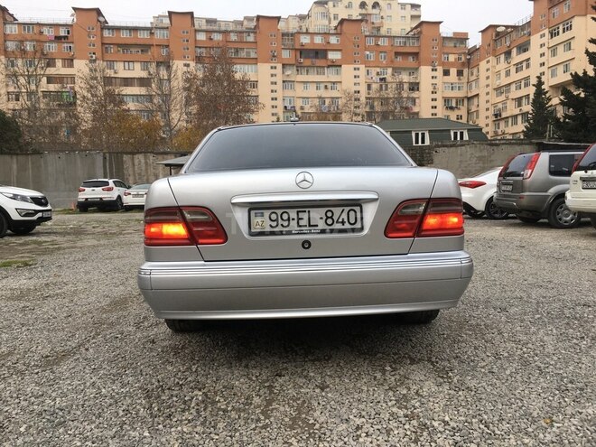 Mercedes E 270 2001, 260,000 km - 2.7 л - Bakı