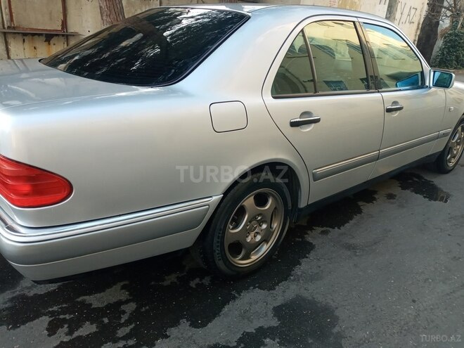 Mercedes E 240 1999, 278,000 km - 2.4 l - Bakı