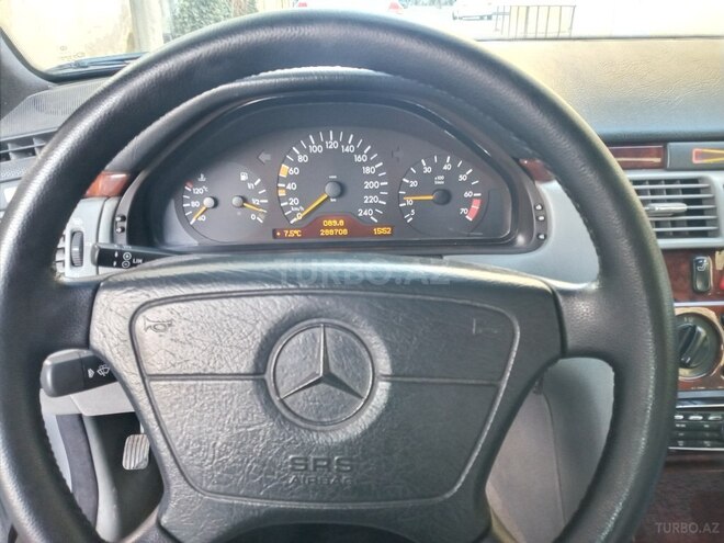 Mercedes E 240 1999, 278,000 km - 2.4 l - Bakı