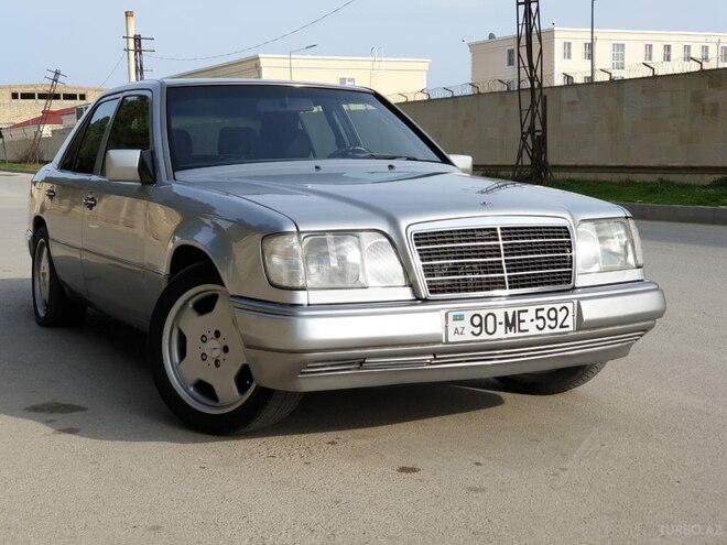 Mercedes E 220 1993, 409,000 km - 2.2 l - Bakı