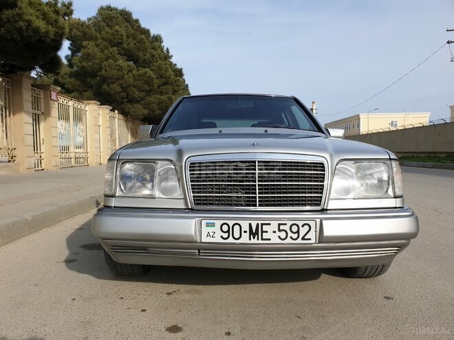 Mercedes E 220 1993, 409,000 km - 2.2 l - Bakı