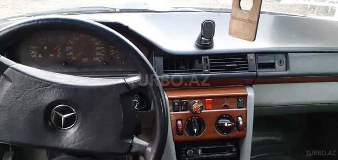 Mercedes E 250 1991, 576,664 km - 2.5 l - Sabirabad