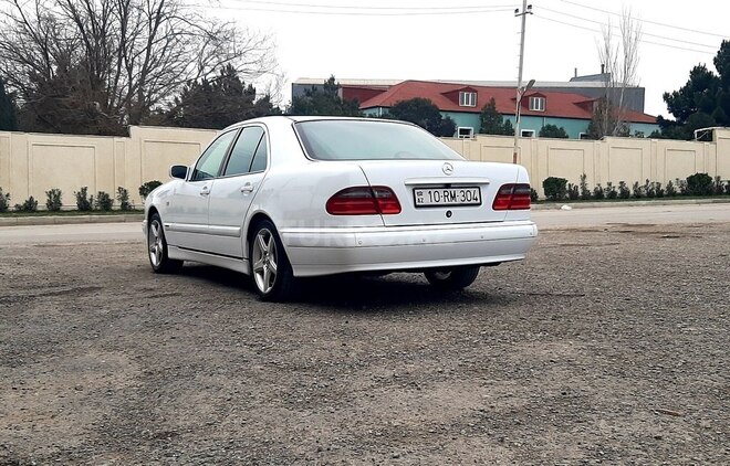 Mercedes E 230 1996, 425,033 km - 2.3 l - Bakı