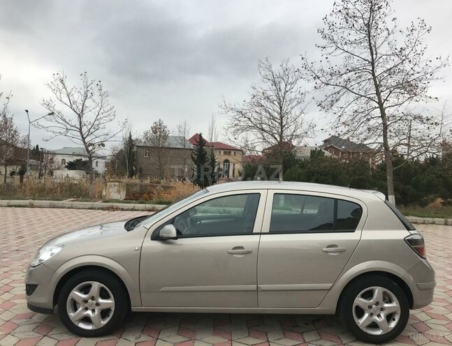 Opel Astra 2007, 178,000 km - 1.4 л - Bakı