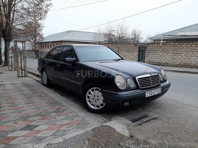 Mercedes E 230 1996, 496,110 km - 2.3 l - Şəki