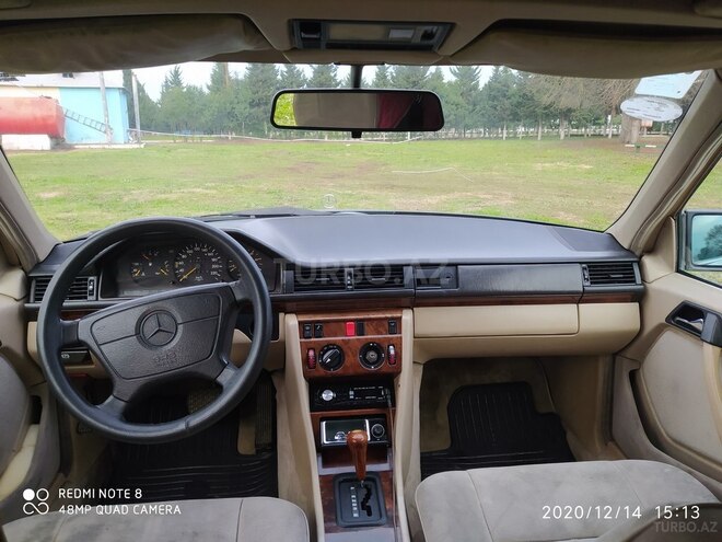 Mercedes E 300 1993, 515,000 km - 3.0 l - Astara