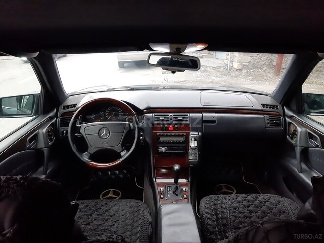Mercedes E 230 1996, 496,110 km - 2.3 l - Şəki
