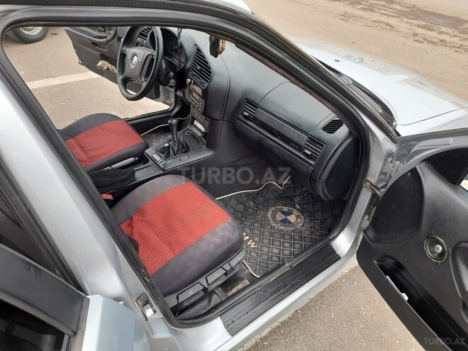 BMW 318 1995, 454,170 km - 1.8 л - Saatlı