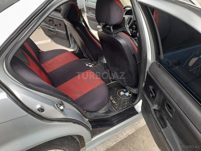 BMW 318 1995, 454,170 km - 1.8 л - Saatlı