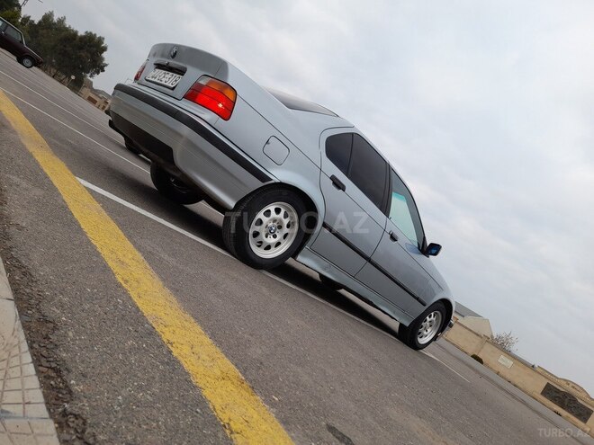 BMW 318 1995, 454,170 km - 1.8 л - Saatlı