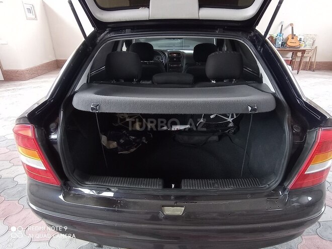 Opel Astra 2003, 178,000 km - 1.8 l - Qazax
