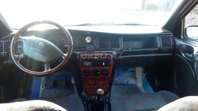 Opel Vectra 1998, 100,000 km - 1.6 l - Şəki