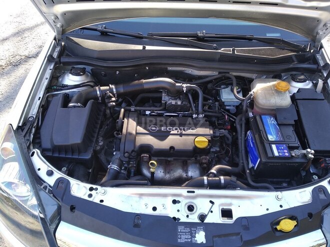 Opel Astra 2010, 178,000 km - 1.4 l - Şəki