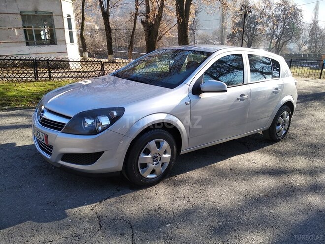 Opel Astra 2010, 178,000 km - 1.4 l - Şəki