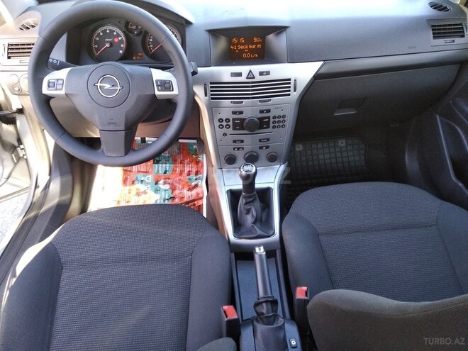 Opel Astra 2010, 178,000 km - 1.4 l - Şəki