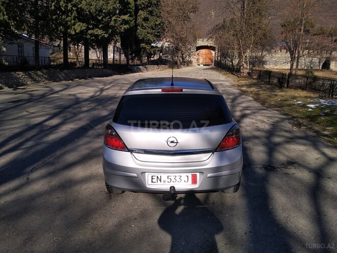 Opel Astra 2010, 178,000 km - 1.4 l - Şəki
