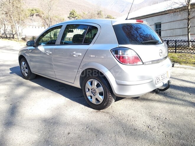 Opel Astra 2010, 178,000 km - 1.4 l - Şəki