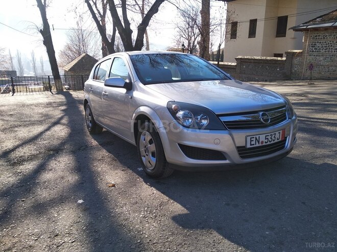 Opel Astra 2010, 178,000 km - 1.4 l - Şəki