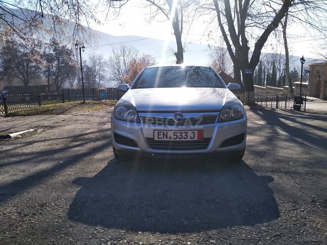 Opel Astra 2010, 178,000 km - 1.4 l - Şəki