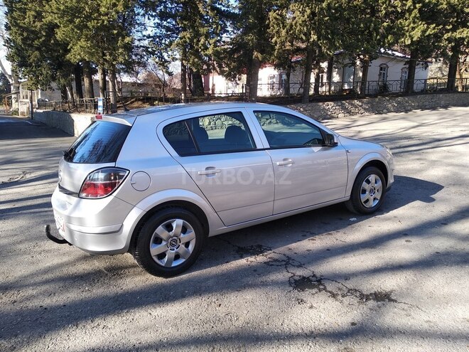 Opel Astra 2010, 178,000 km - 1.4 l - Şəki