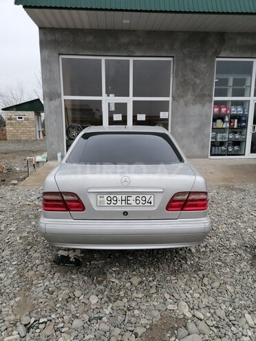 Mercedes E 220 2000, 340,795 km - 2.2 л - Ağcabədi