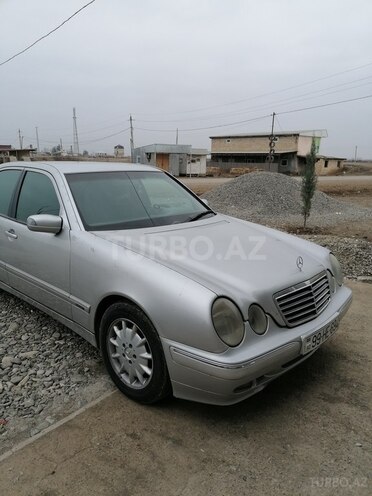 Mercedes E 220 2000, 340,795 km - 2.2 л - Ağcabədi
