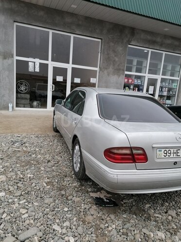 Mercedes E 220 2000, 340,795 km - 2.2 л - Ağcabədi